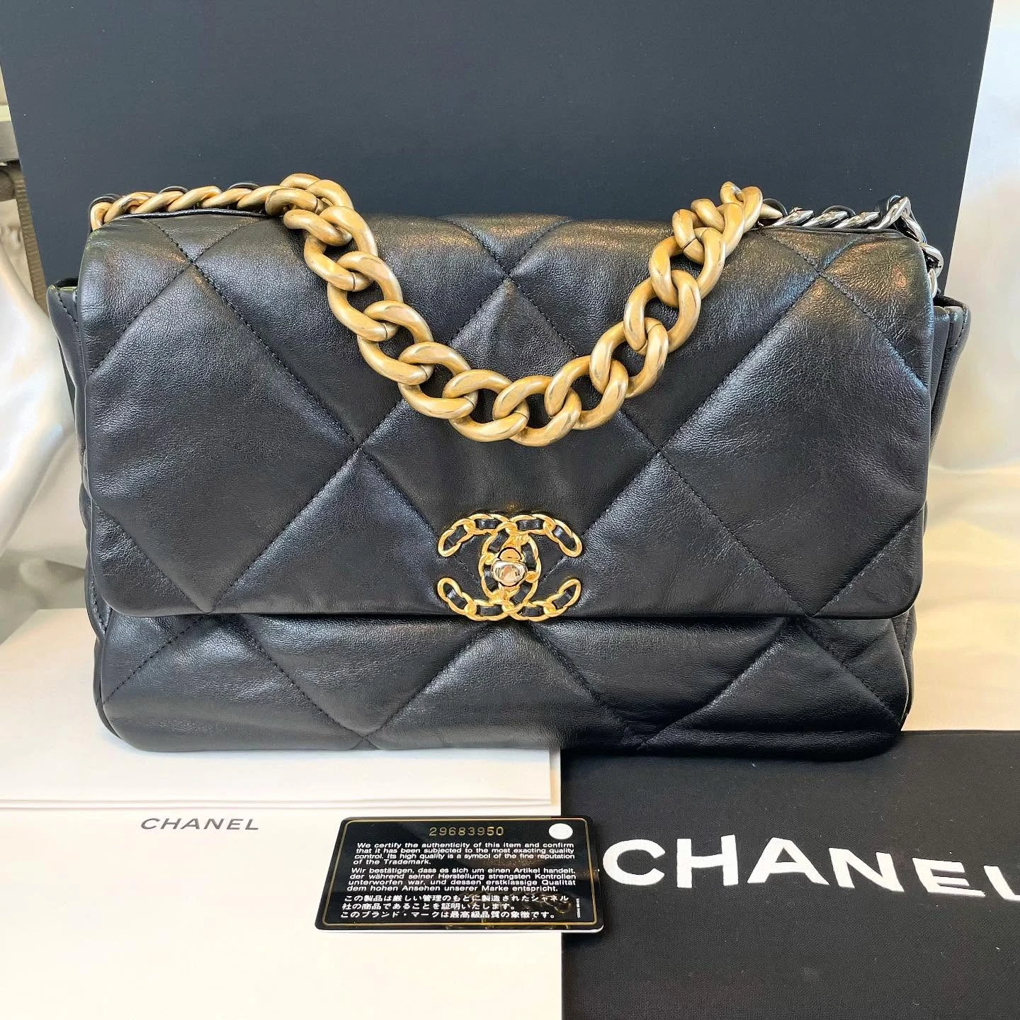Chanel 19 